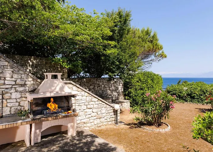 Angelos By Κασσιόπη