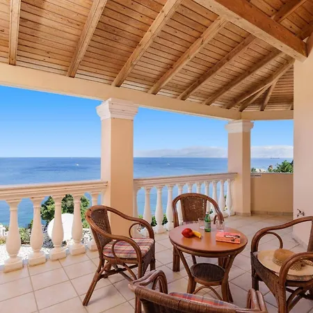 Villa Angelos By *
